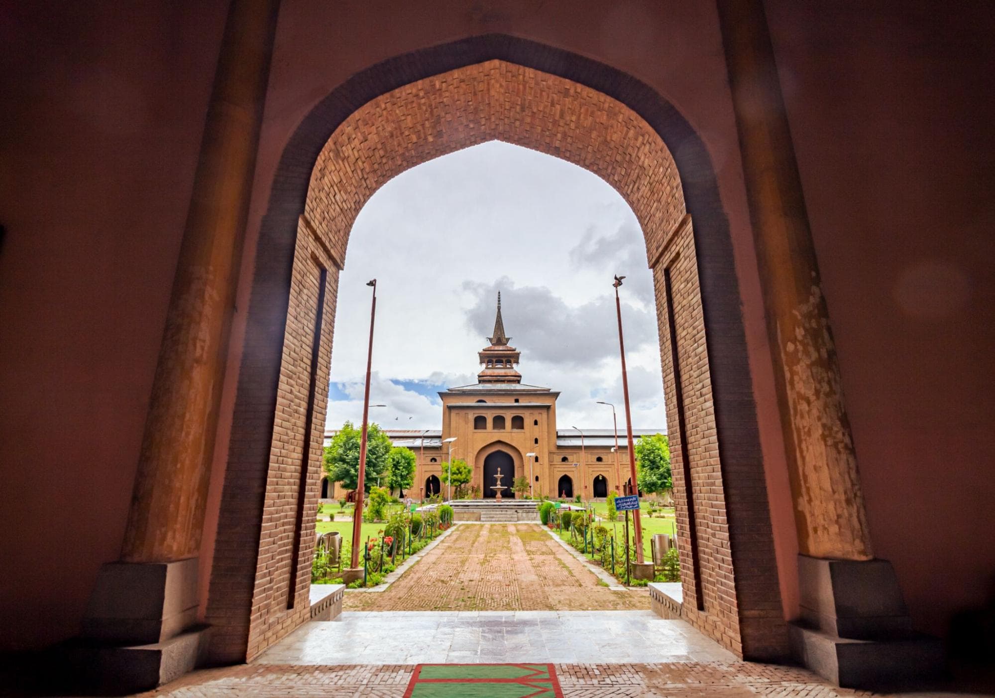 Mesmerizing Kashmir — gallery view 6
